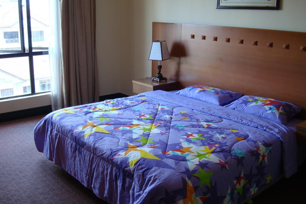 Dorcas Service Apartment - Marina Court Kota Kinabalu Room photo