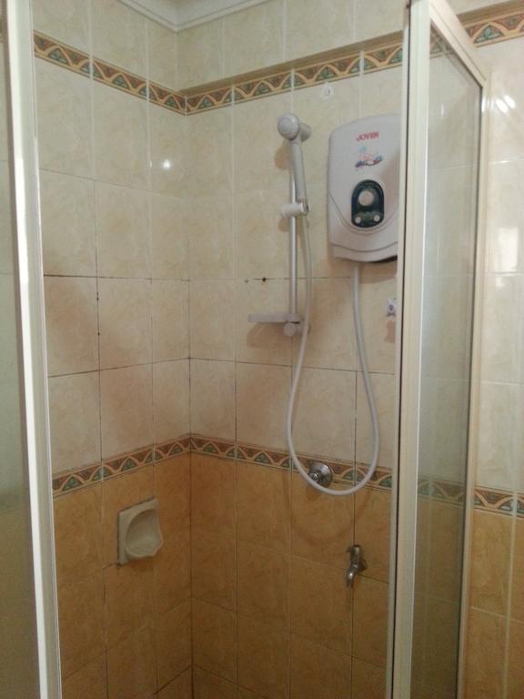Dorcas Service Apartment - Marina Court Kota Kinabalu Room photo
