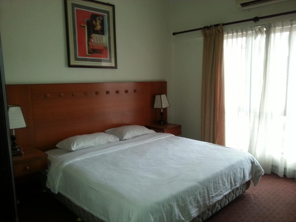 Dorcas Service Apartment - Marina Court Kota Kinabalu Room photo