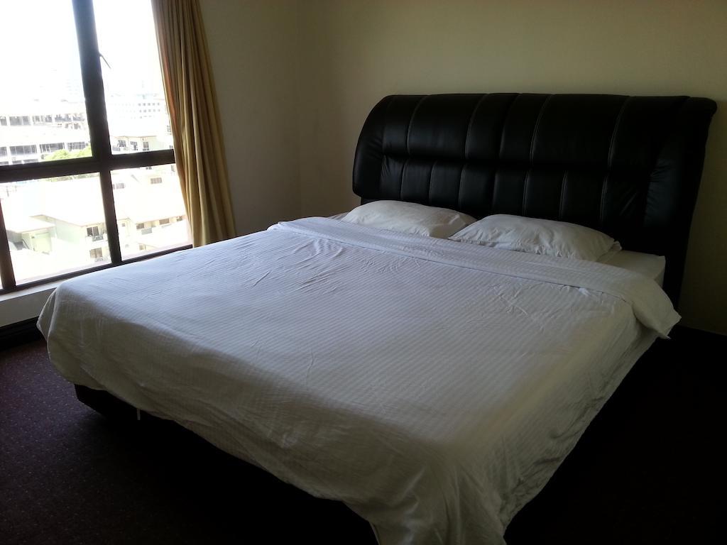 Dorcas Service Apartment - Marina Court Kota Kinabalu Room photo