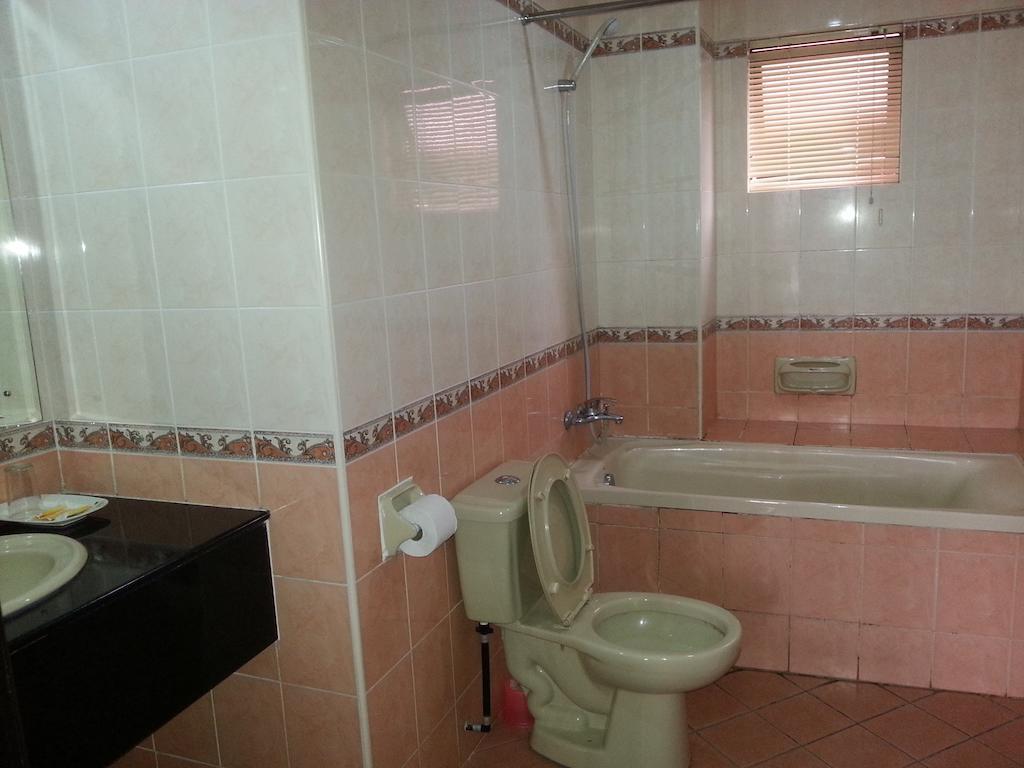 Dorcas Service Apartment - Marina Court Kota Kinabalu Room photo
