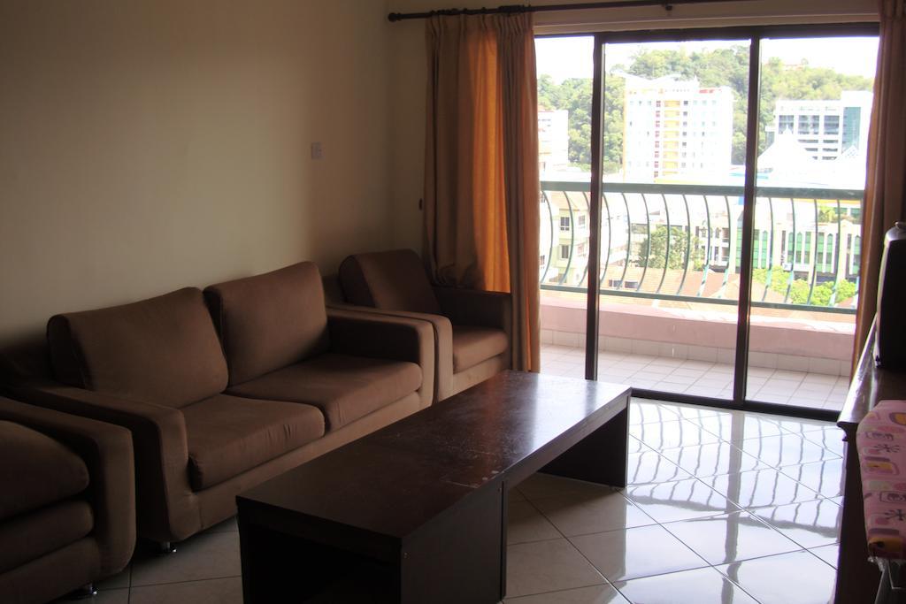 Dorcas Service Apartment - Marina Court Kota Kinabalu Room photo