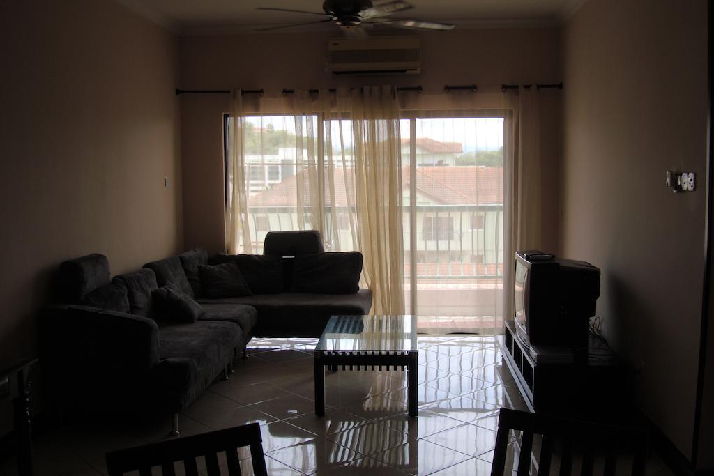 Dorcas Service Apartment - Marina Court Kota Kinabalu Exterior photo