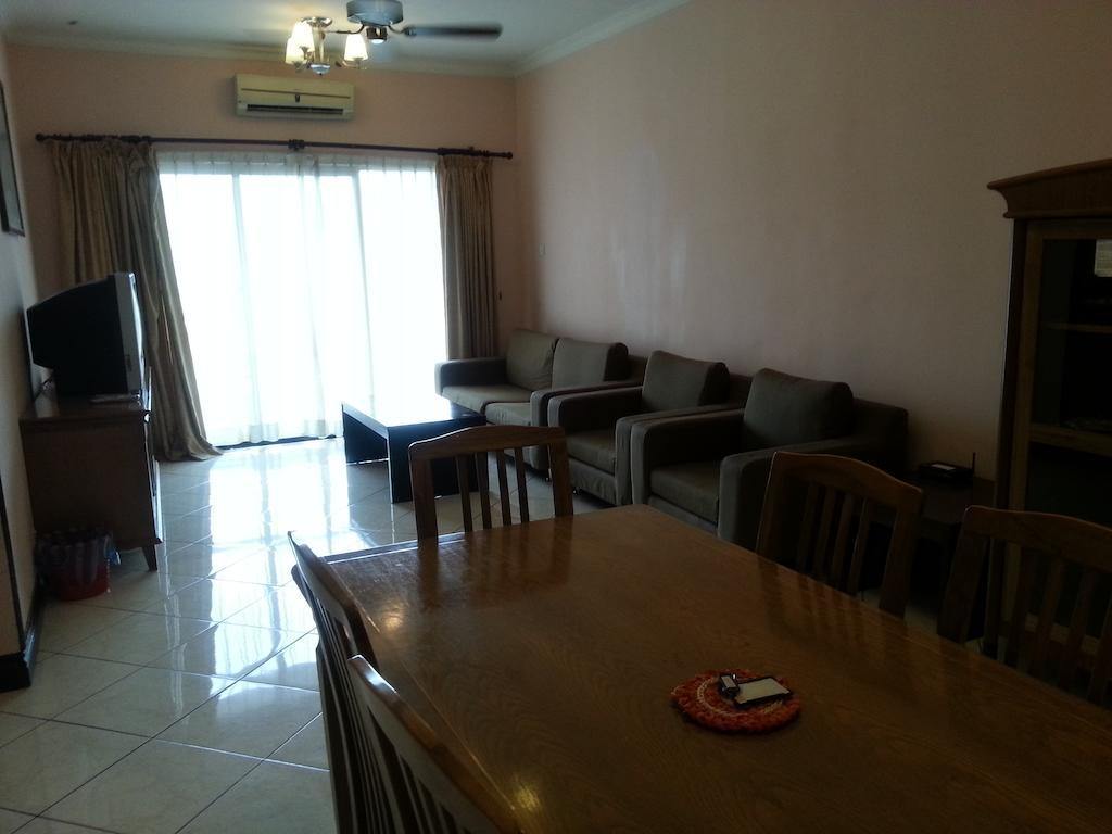 Dorcas Service Apartment - Marina Court Kota Kinabalu Exterior photo